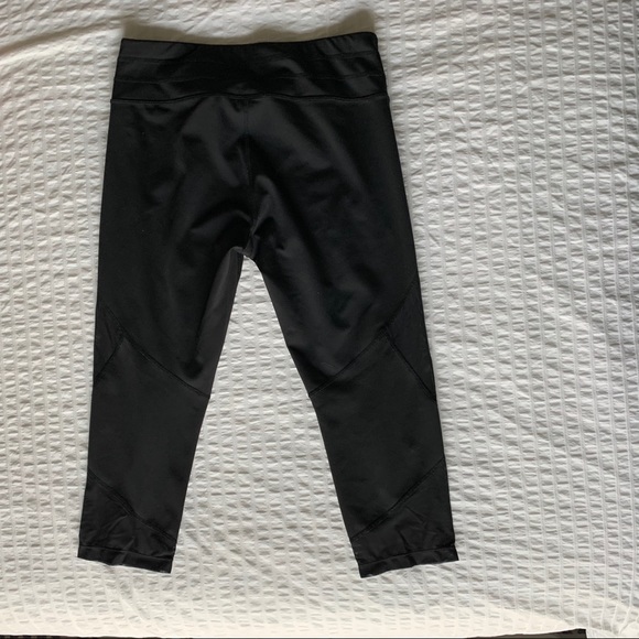 Athleta Mesh Solar Capri Leggings - Picture 3 of 4